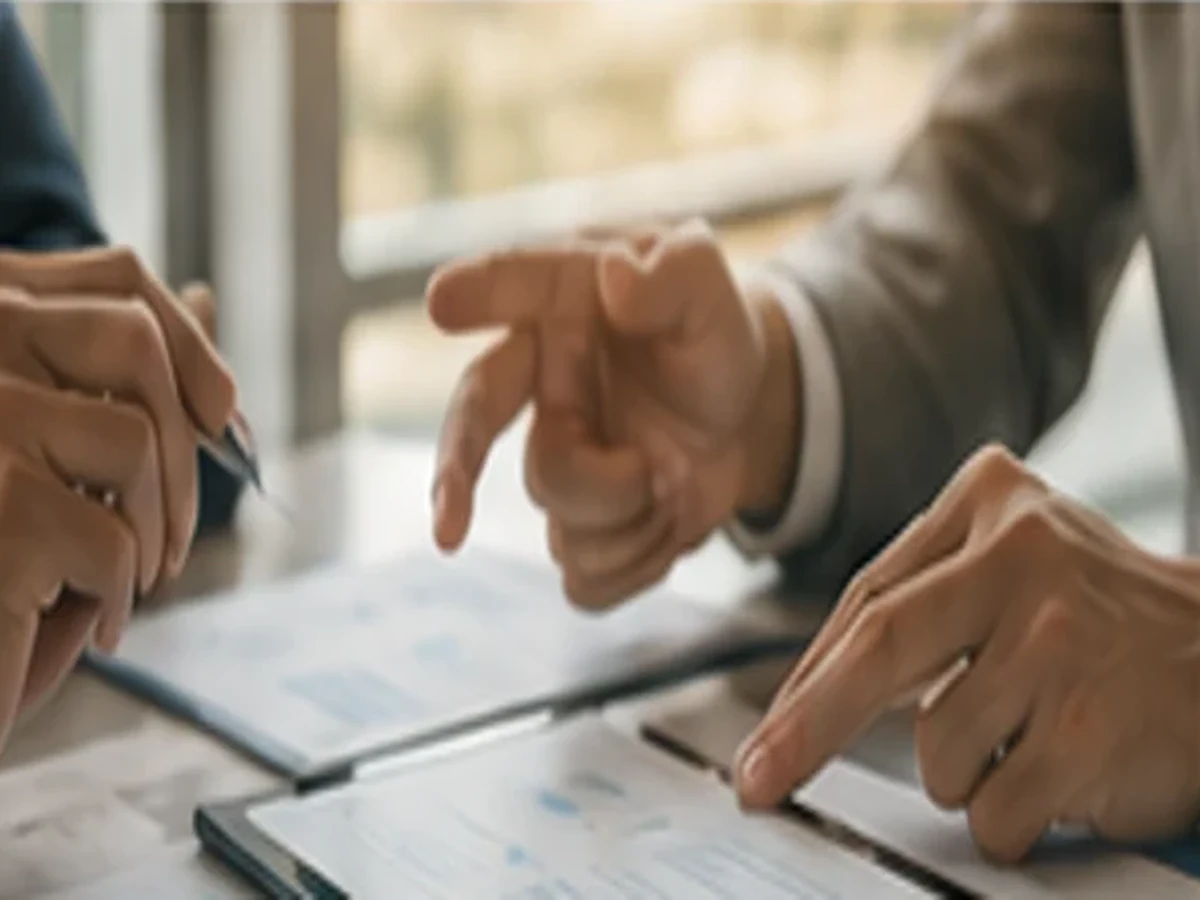 الوساطة في بيع العقارات وشرائها
